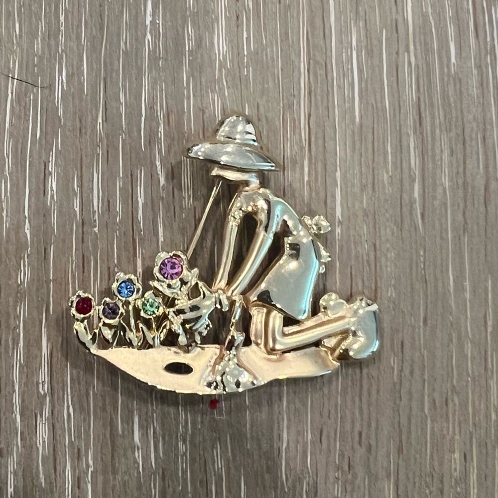 Vintage garden brooch